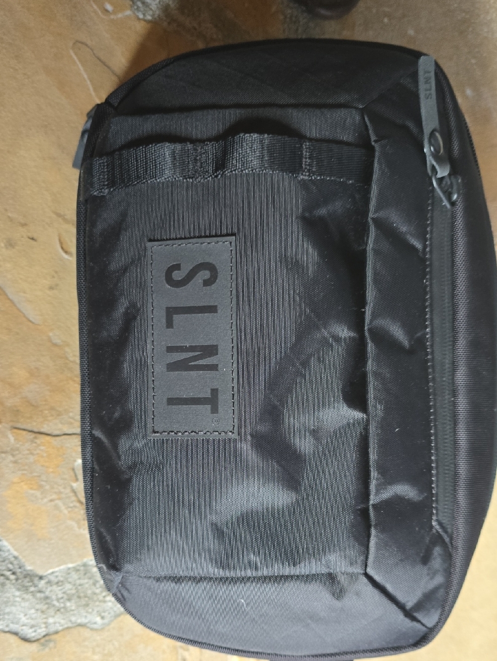 SLNT E3 Faraday Crossbody Organizer Bag